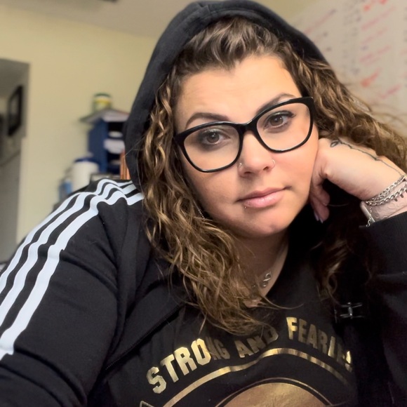 Meet your Posher, Stacey - Picture 4 of 4